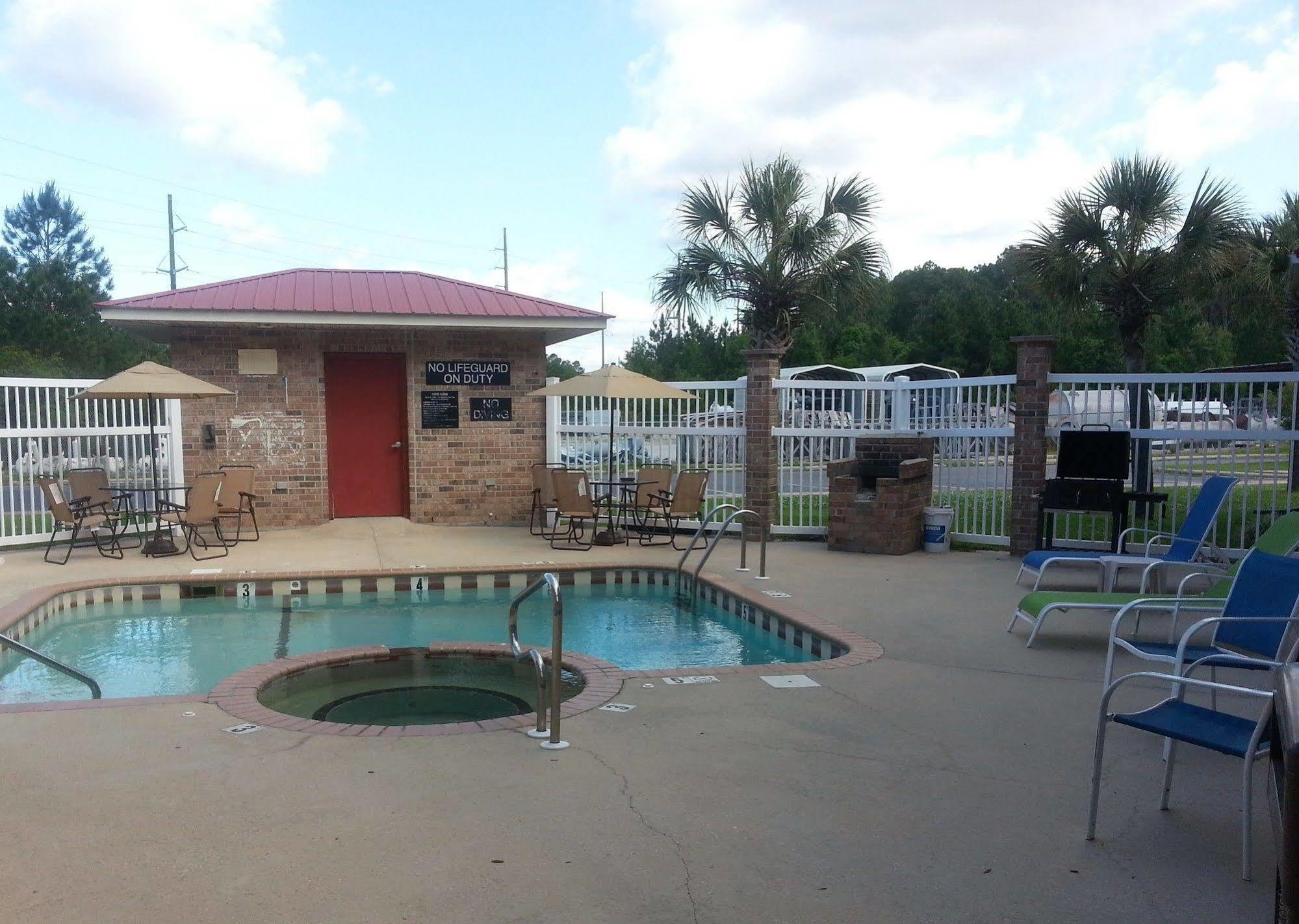 Super 8 Pascagoula Motel Bagian luar foto